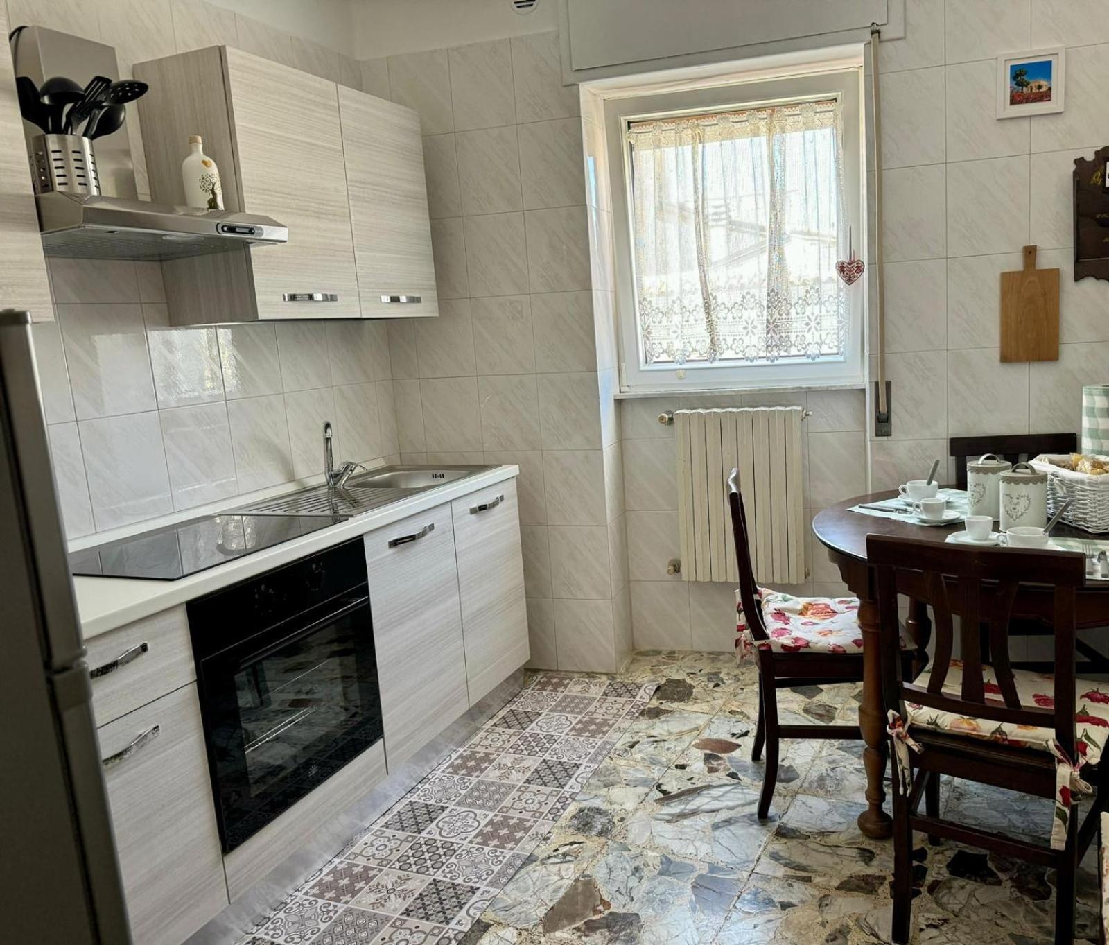 Ely House Apartment Monte Sant'Angelo Luaran gambar