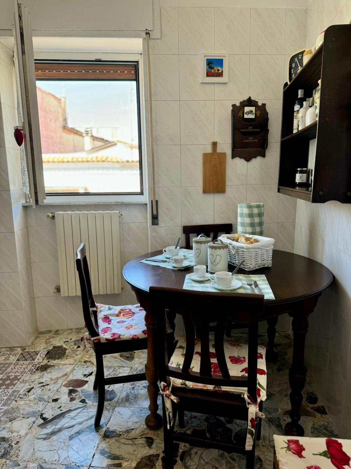 Ely House Apartment Monte Sant'Angelo Luaran gambar