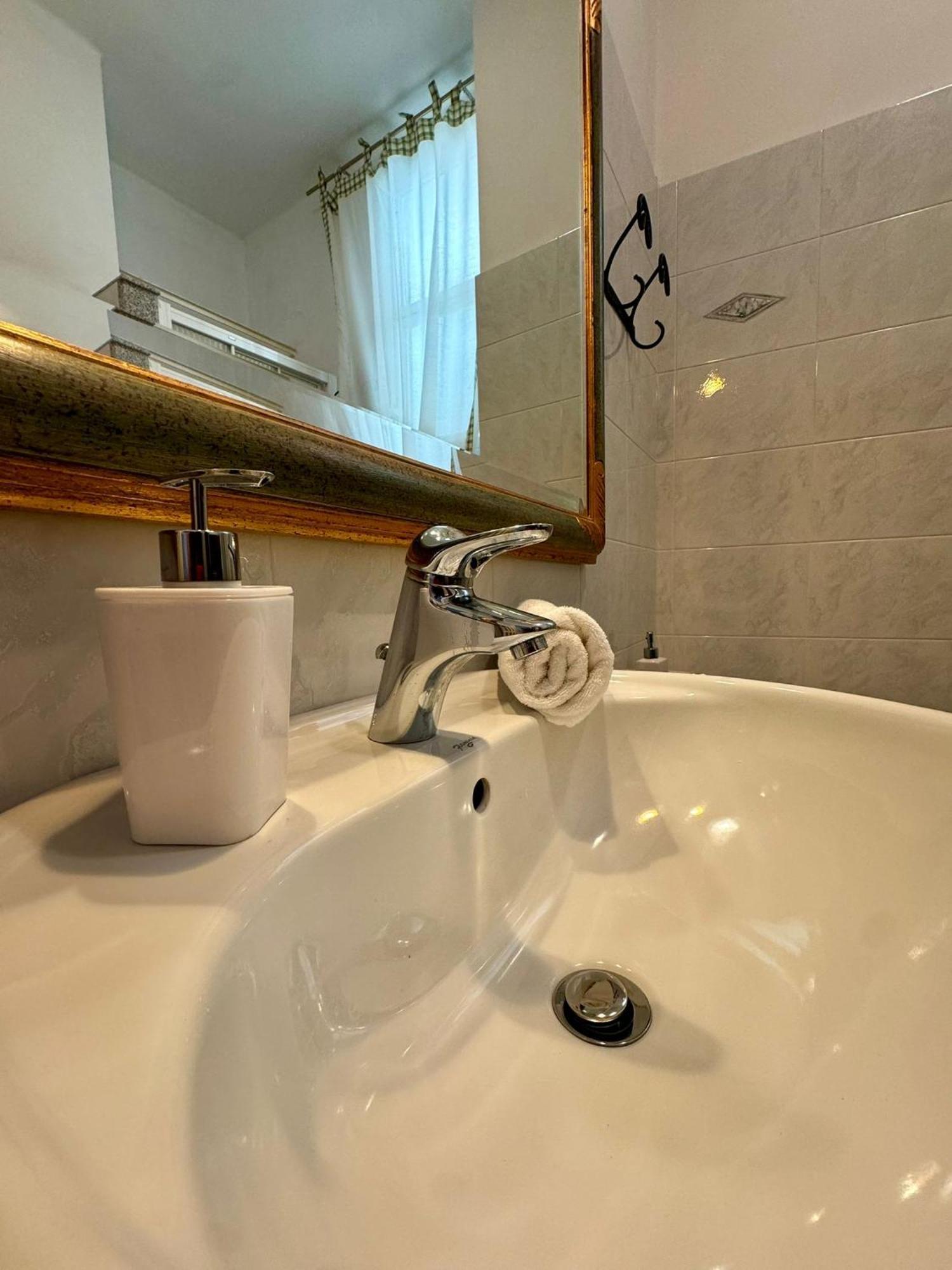 Ely House Apartment Monte Sant'Angelo Luaran gambar