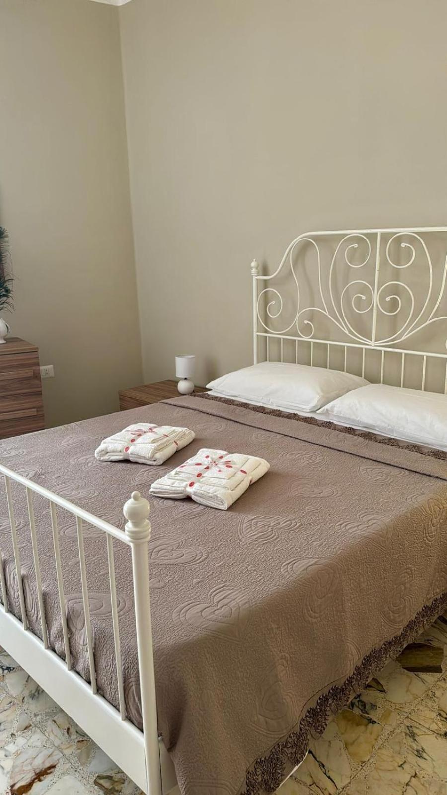 Ely House Apartment Monte Sant'Angelo Luaran gambar