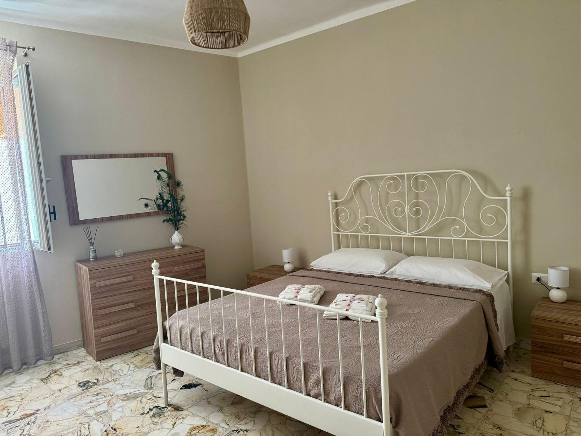 Ely House Apartment Monte Sant'Angelo Luaran gambar